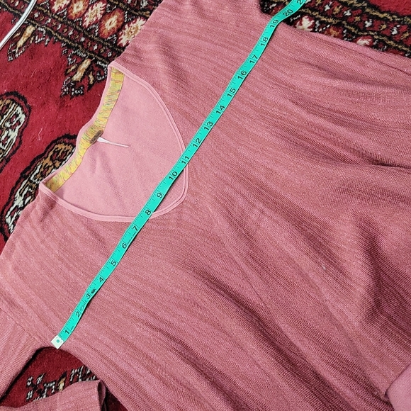 🎁 Free People pink retro 70s hippie bell sleeve sweater - Picture 5 of 5